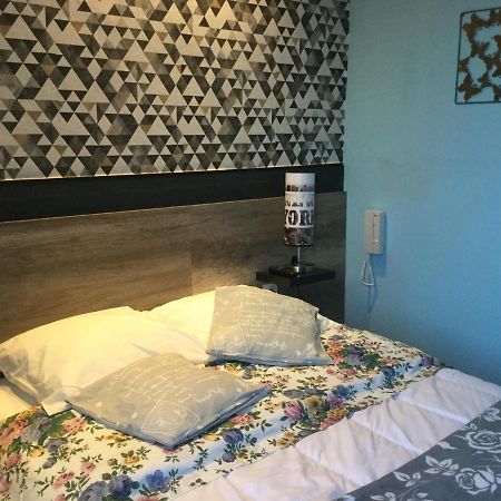 Hotel Le Kamelia Salles  Zewnętrze zdjęcie