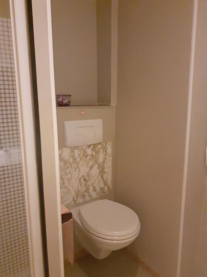 Hotel Le Kamelia Salles  Zewnętrze zdjęcie