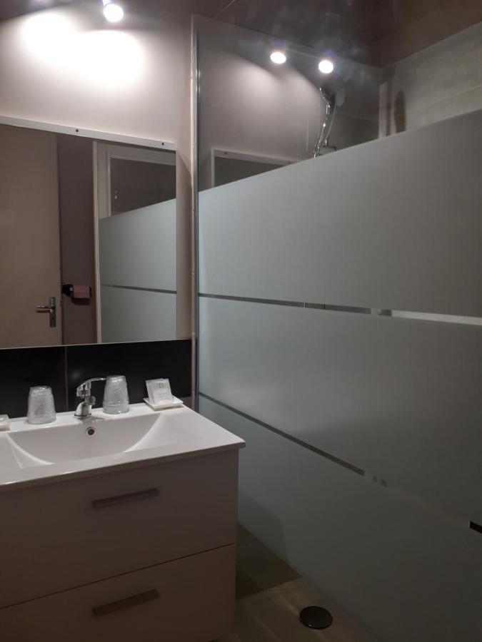 Hotel Le Kamelia Salles  Zewnętrze zdjęcie