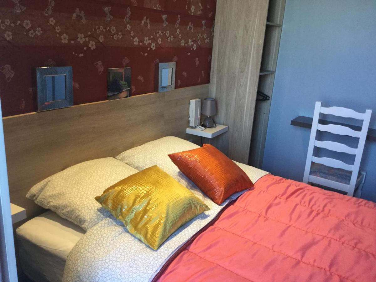 Hotel Le Kamelia Salles  Zewnętrze zdjęcie